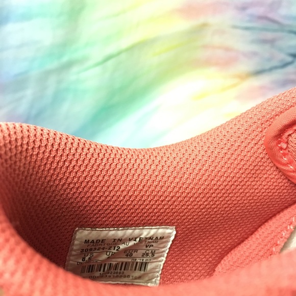 Nike low dunks. Sz 8.5 - Picture 3 of 4